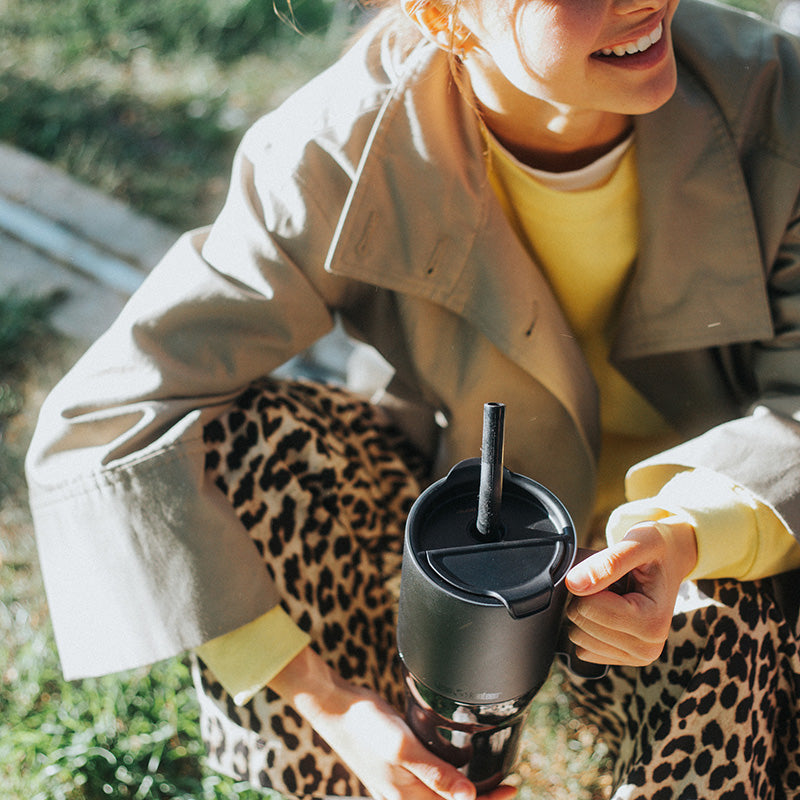 26oz-rise-tumbler-with-straw-lid-j6 26oz_rise_tumbler_black_woman_topview_square.jpg