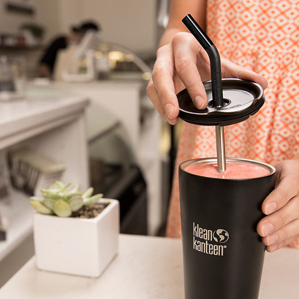 tumbler-straw-lid-with-straw-u4 steel_straw_smoothie-At-Counter-With-Lid_lifestyle_a071dbd2-9fd8-4eea-b04c-2a3732ff8612.jpg